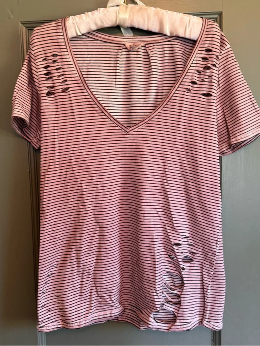 POL Pink & Black Intentionally Distressed Striped V-Neck Short Sleeve Tee NWOT - Picture 1 of 5
